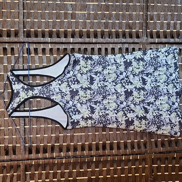 Lululemon Floral Racerback Tank Top - Picture 3 of 5